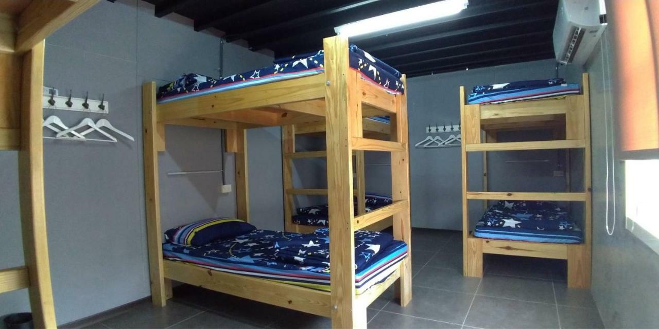 Ohlala Hostel остров Ламай Екстериор снимка